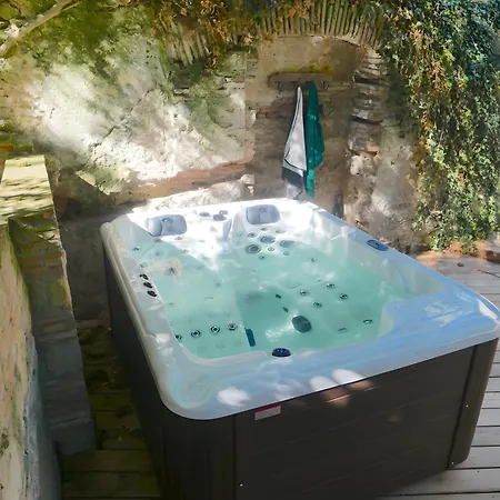 度假居 Joli Coin De Verdure Avec Piscine *